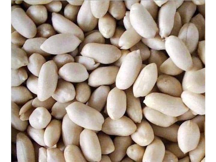 Peeled peanut kernels